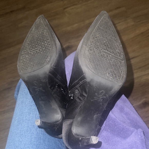 Nine West Elegant Black Satin-like Over the Knee Boots - Picture 5 of 7